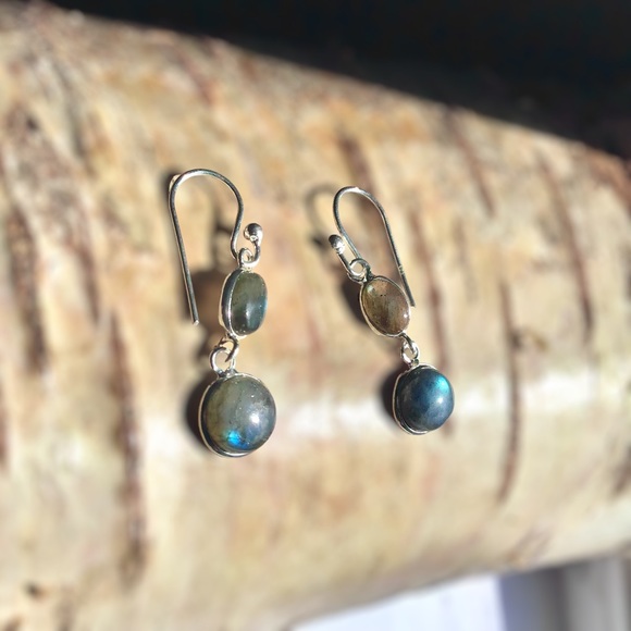 925 Labradorite Earrings. - Picture 9 of 16